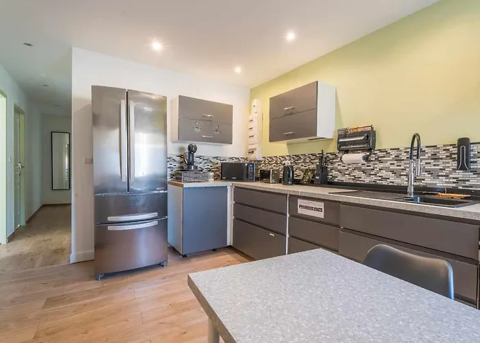 30m - Salon Prive - 2tv - Wifi Penzion